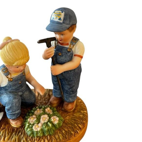 COUNTRY STORE, LIMITED EDITION, “ LITTLE FARMERS” porcelain figurine - Picture 3 of 9